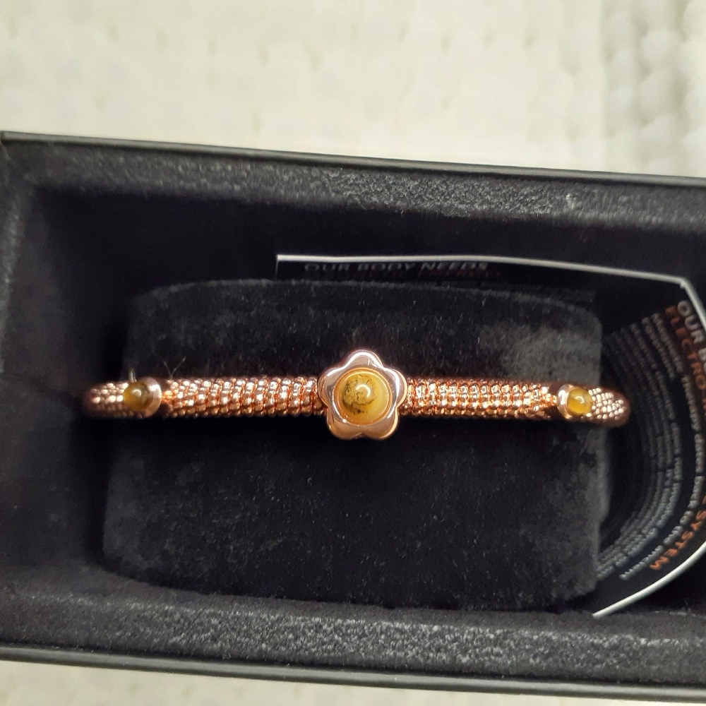 MAGNETIC BY DESIGN BANGLE - Picture 5 of 5
